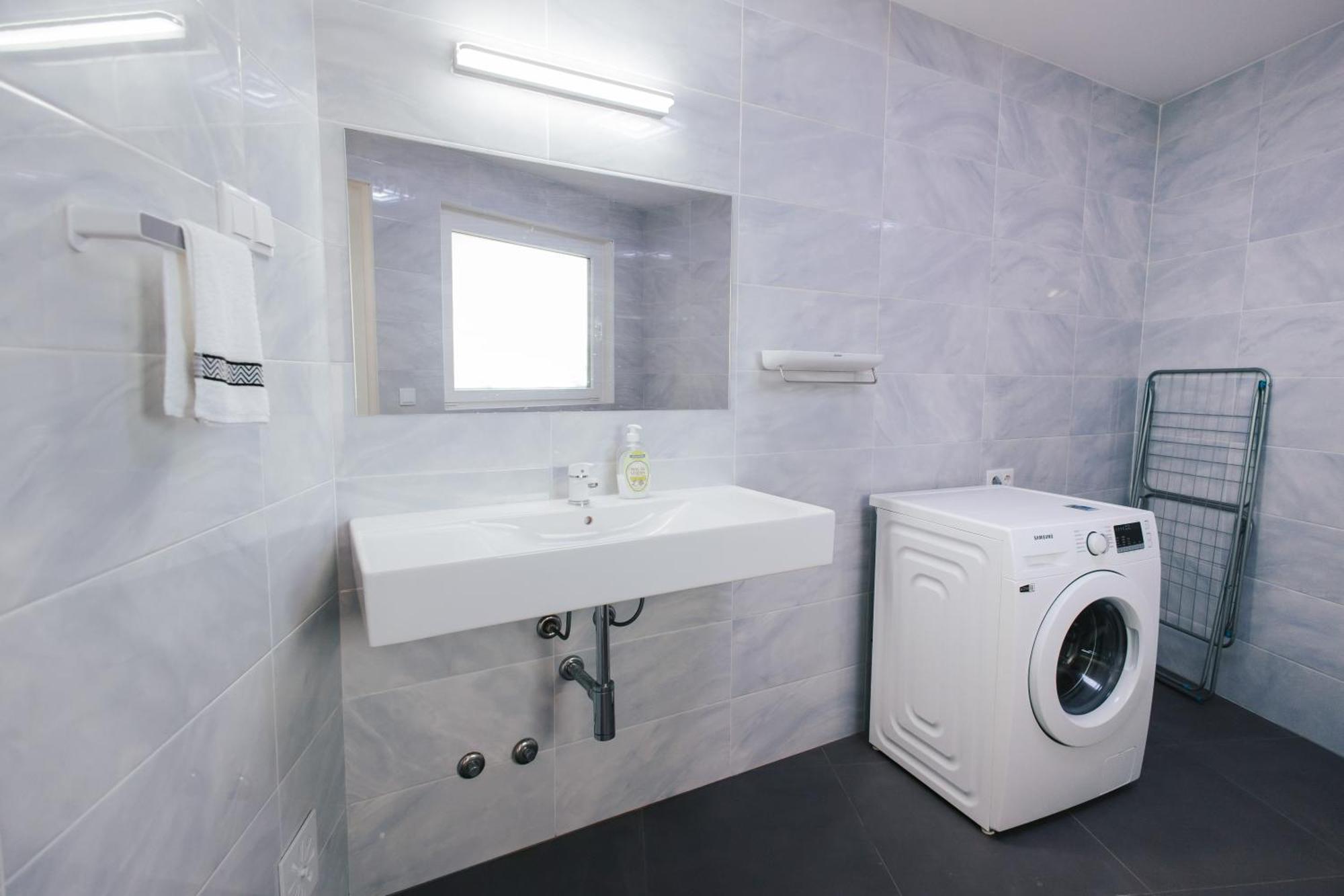 Spacious Seaside Apartment A - Faraway Лагоа Екстериор снимка