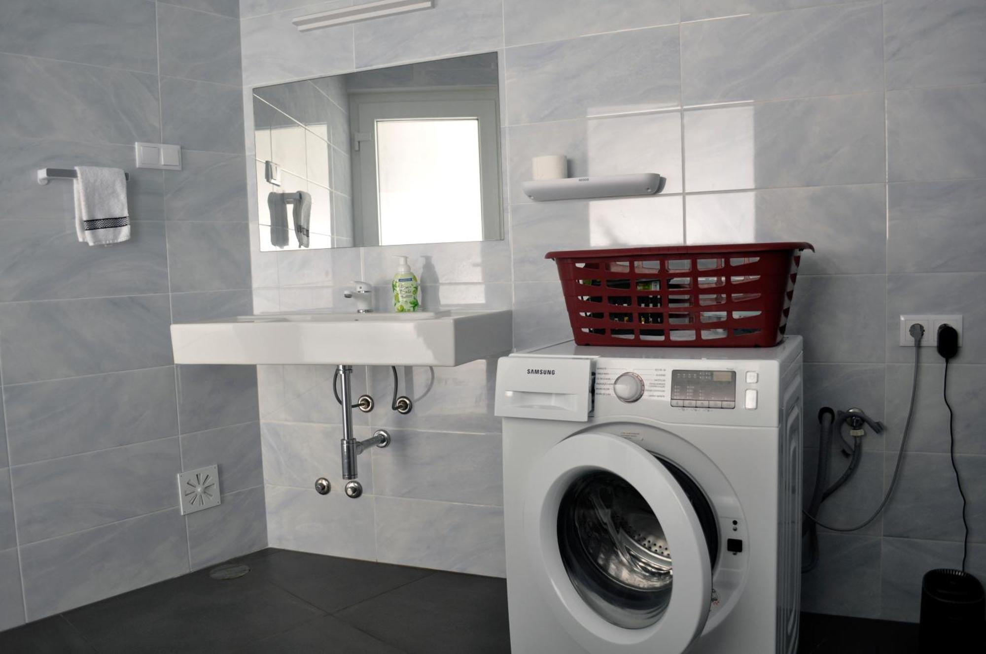 Spacious Seaside Apartment A - Faraway Лагоа Екстериор снимка